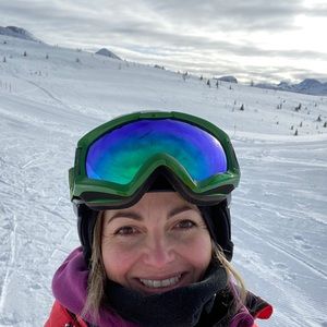 Meet your Posher, Roxana